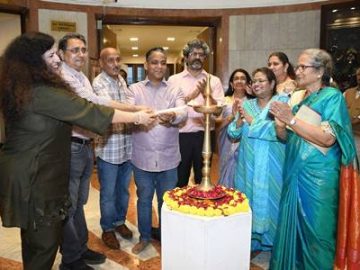 “Florals & Forms” A Group Exhibition Of Paintings By Sudha Barshikar, Nanda Pathak, Sohnal V. Saxena, Janhavi Bhide In Jehangir Art Gallery